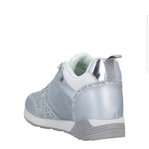 Sneakers for women - Picture 2 of 16